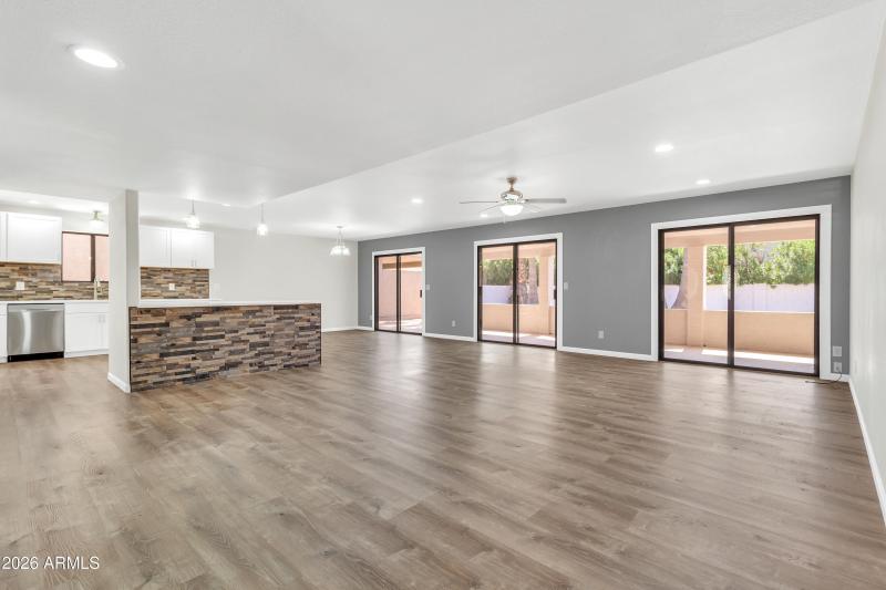 10831 E Sunnydale Dr-9