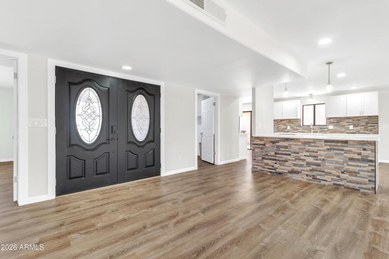 10831 E Sunnydale Dr-8