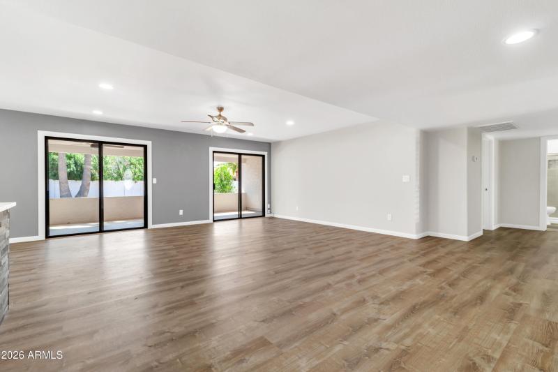 10831 E Sunnydale Dr-10