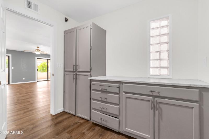 10831 E Sunnydale Dr-5