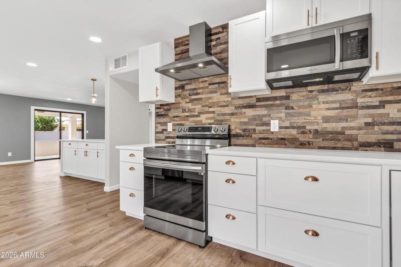 10831 E Sunnydale Dr-14