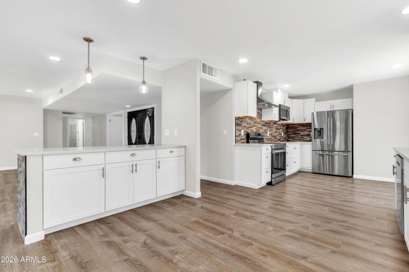 10831 E Sunnydale Dr-17