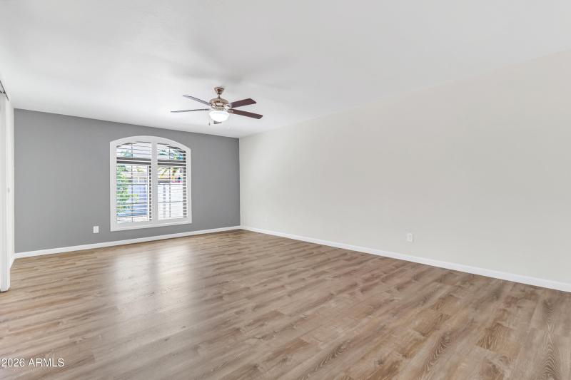 10831 E Sunnydale Dr-24