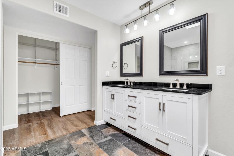 10831 E Sunnydale Dr-26