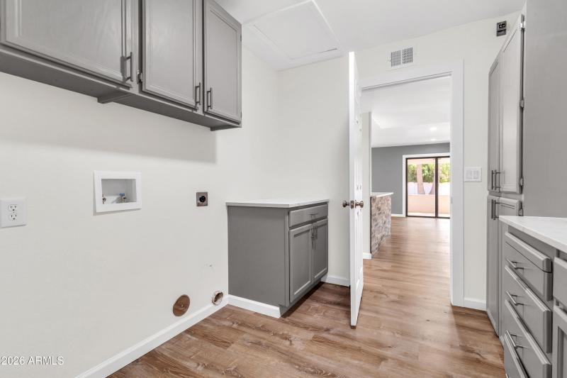 10831 E Sunnydale Dr-30