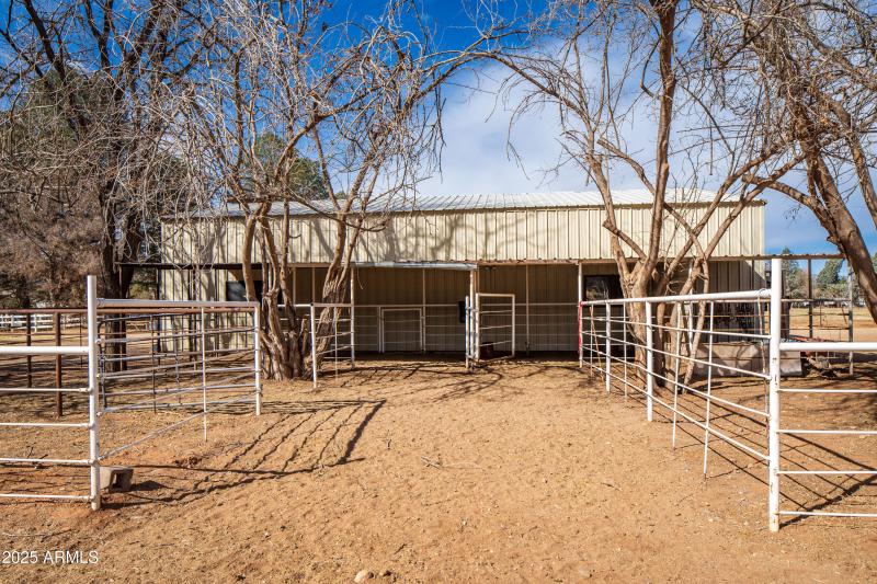 JL_4000WMahoneyRd-exteriors-04