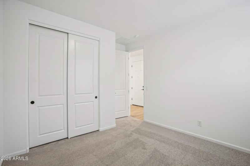 20-web-or-mls-W Camden Ave-S0703-020