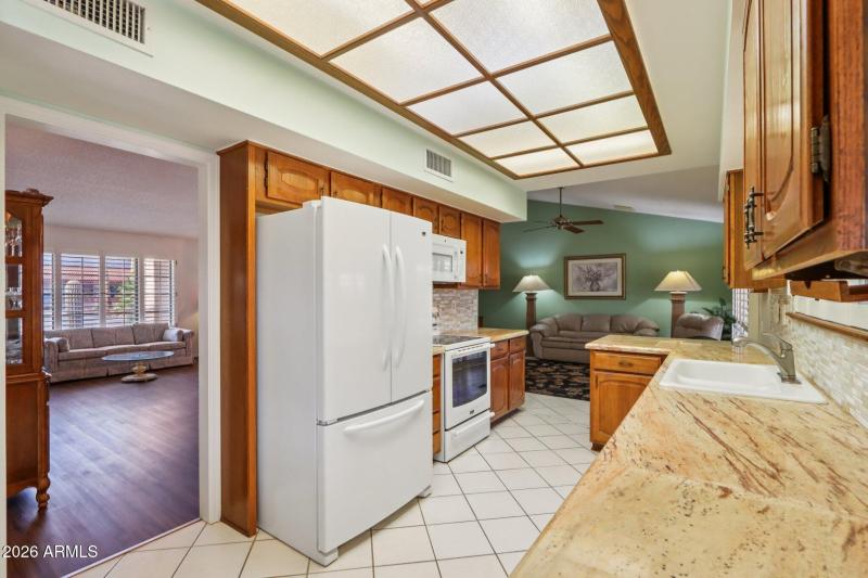 17-web-or-mls-W Terra Vista Dr-S1003-017