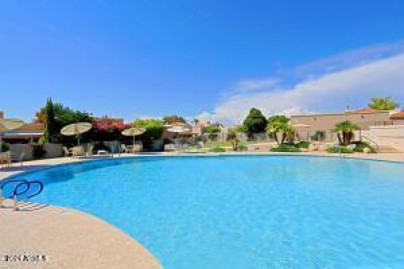 10460 E Fanfol Lane, Pool