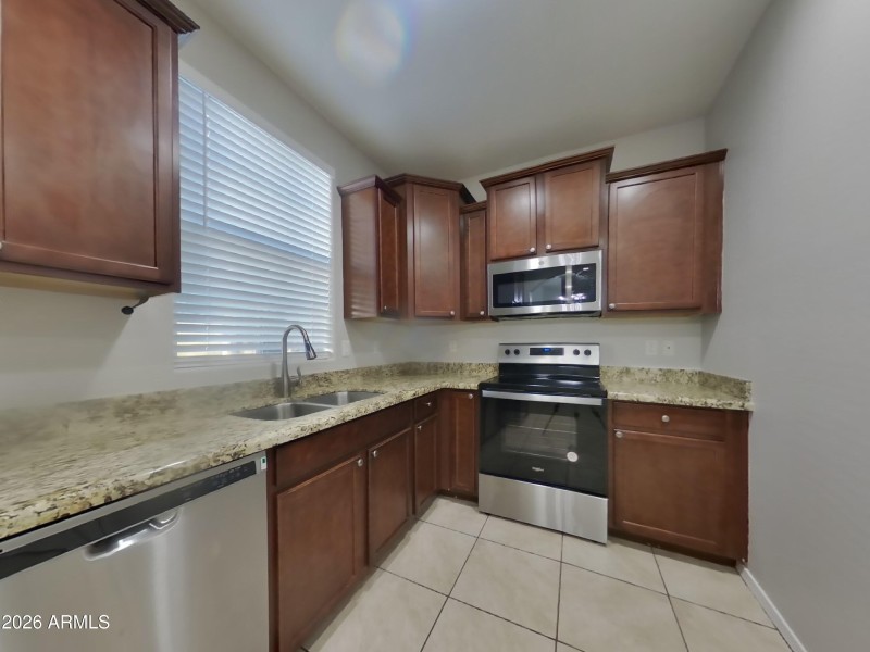 6_pc_YBsKifFmY6_TFTzONz7Os_layout_2