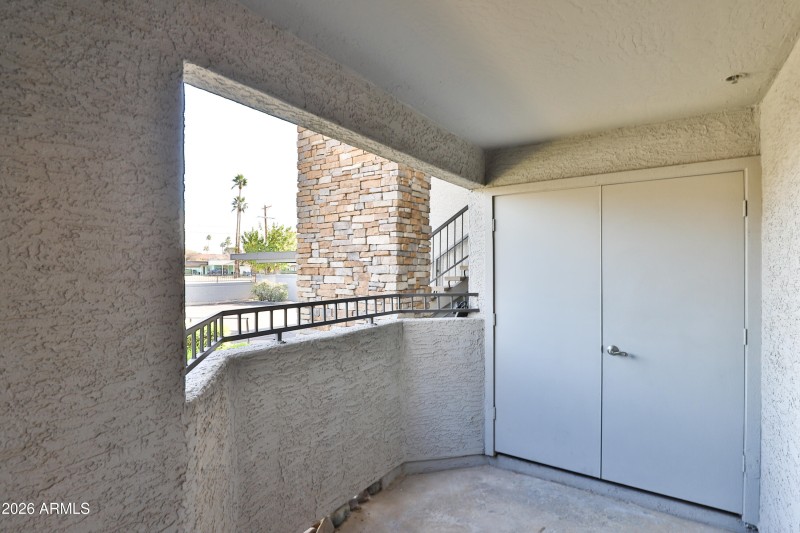 2025ECampbellAveAPT111-13