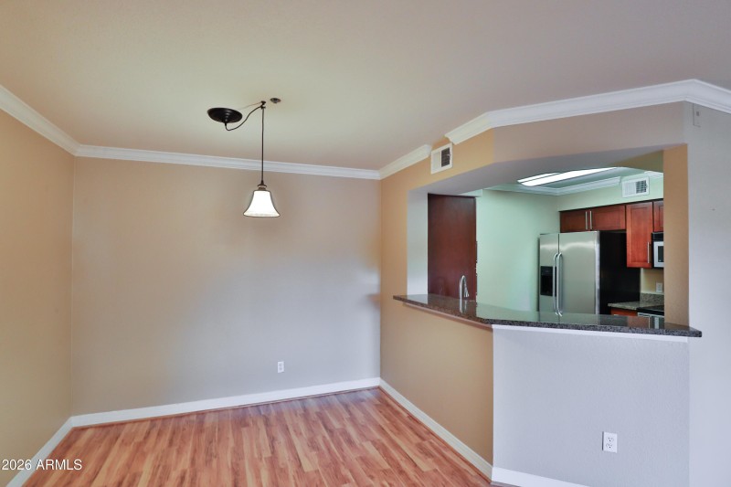 2025ECampbellAveAPT111-7