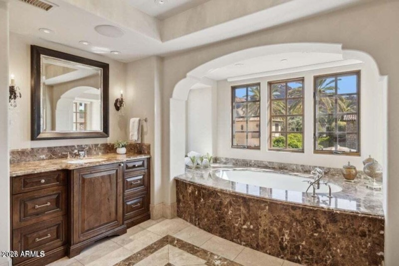 20250910190854010121000000-o