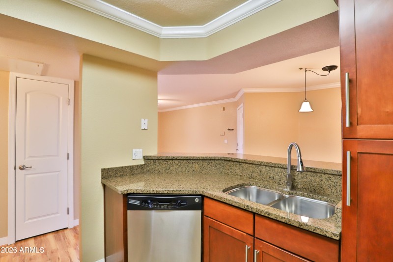 2025ECampbellAveAPT111-9