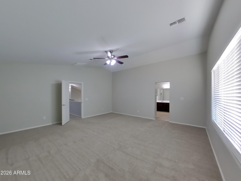 5_pc_ygJ2p5t8Xq_cRYey8x8YX_layout_0