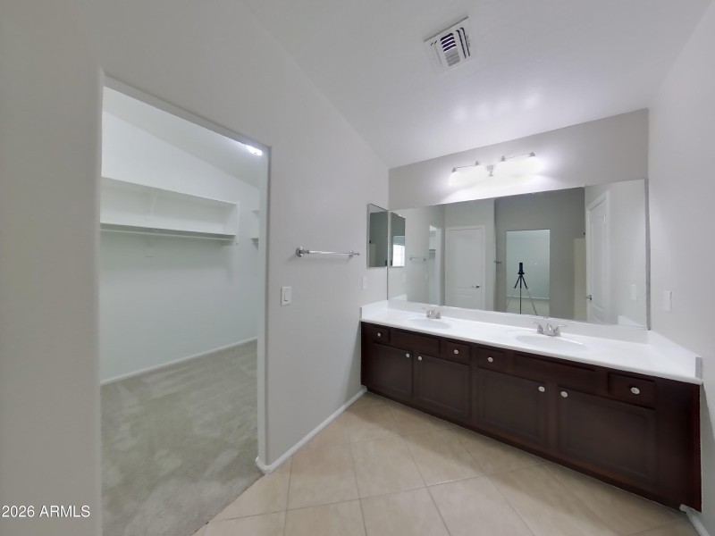 7_pc_SZaEzqirNW_q8QG0MDcFx_layout_1