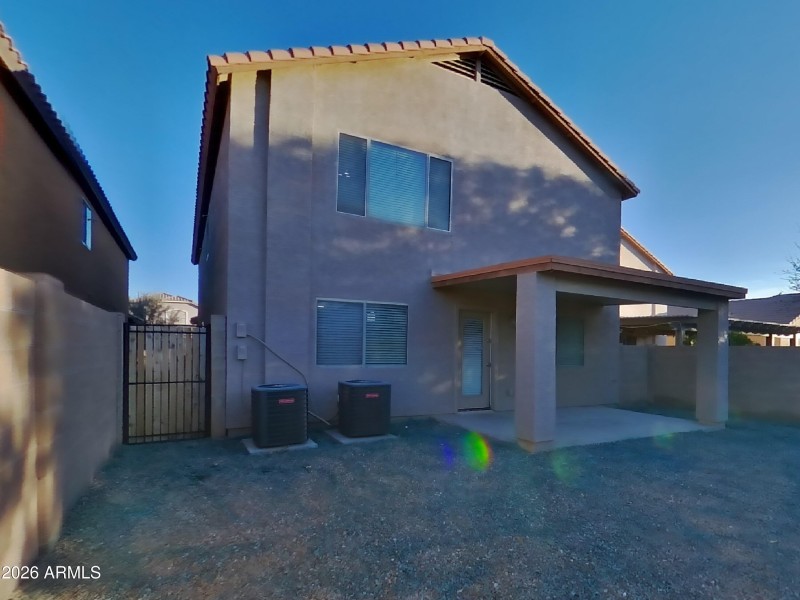 17_pc_FFhAoe7K3I_MKft9cNDqN_center_0