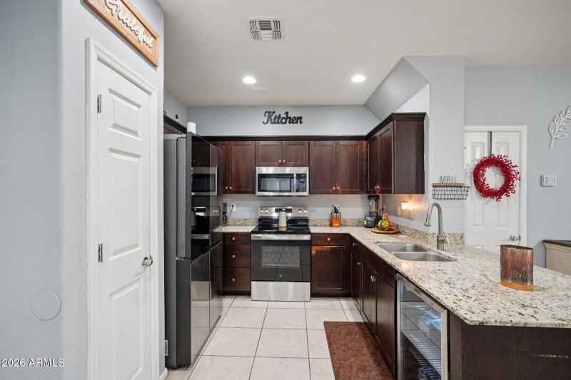 13-web-or-mls-N 73rd Dr-S1003-013