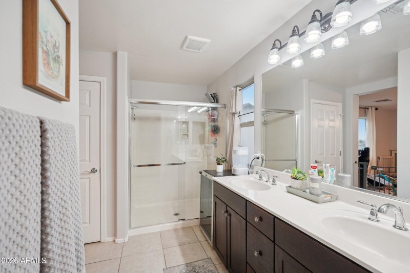 31-web-or-mls-N 73rd Dr-S1003-031