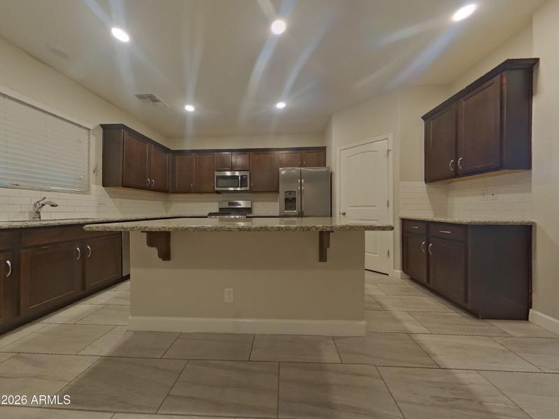 5_pc_WE20wrkNZ8_YmBi8aFEp1_other_room_Y4