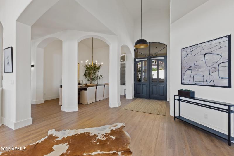 1455 E Victor Hugo Ave------6