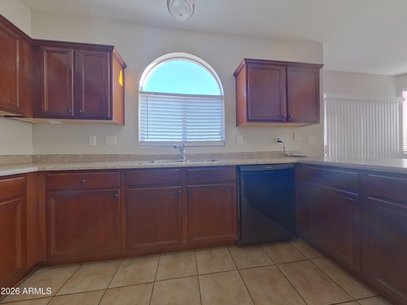 5_pc_6ZuTufueQl_HYXwLBBT8R_layout_0