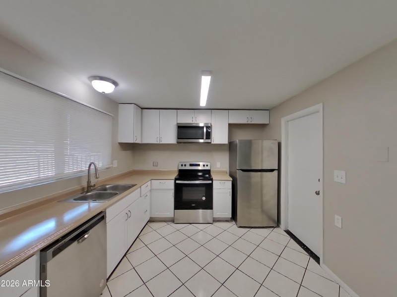 5_pc_ovXB5qQ7EU_bM9blzdVTo_other_room_85