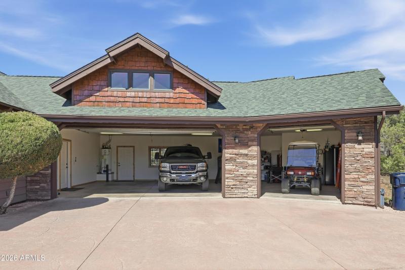 Large 3-Car Garage