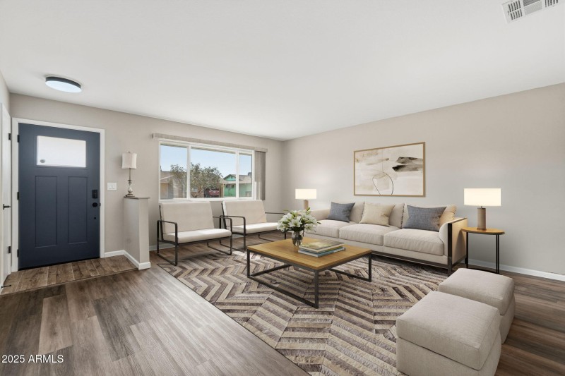 005_ListerPros (Living Room)_VS