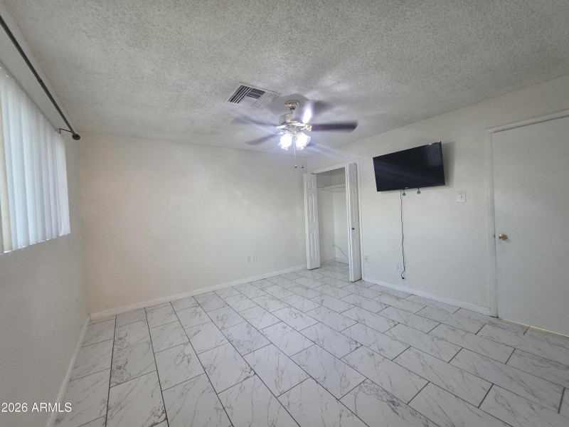 MASTER BEDROOM-Closet