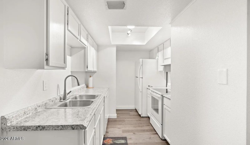 original-AA19E76A-2F2A-4F4C-BC0C-BE3AEB6