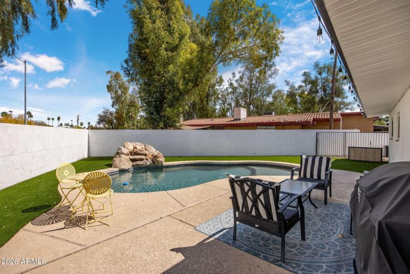 Beautiful remodeled pebbletec pool