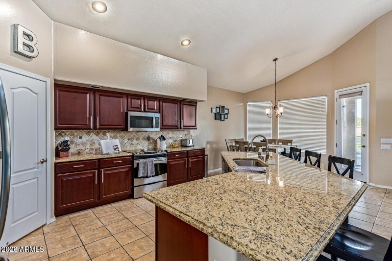 kitchen 20240330004611621284000000-o