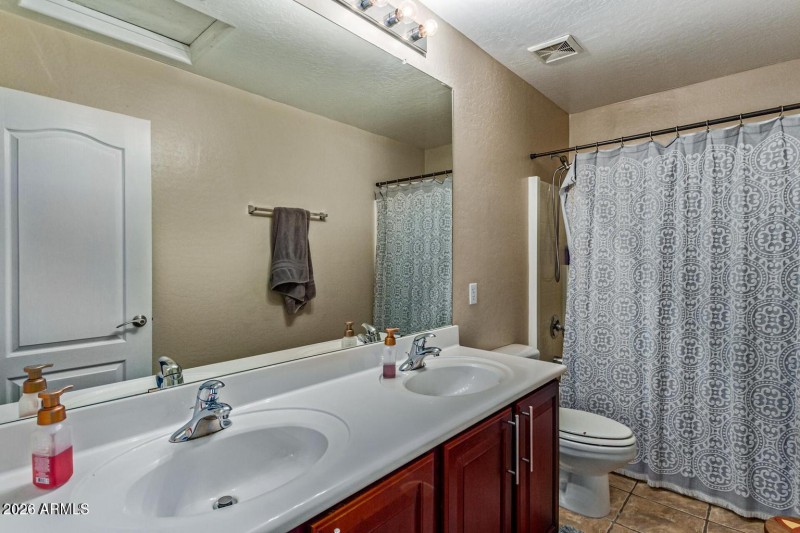 Bathroom 2 20240330004619015118000000-o