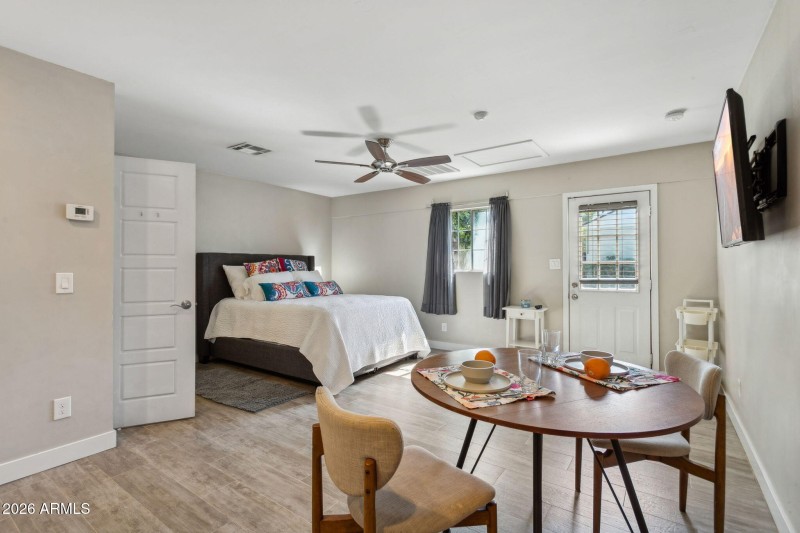 400 sq ft fully-equipped guest house