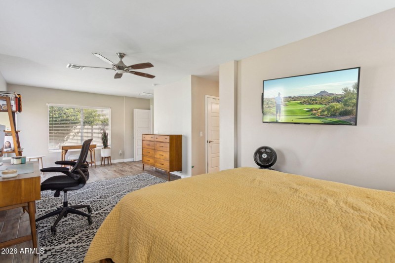 Primary sitting area and room for office