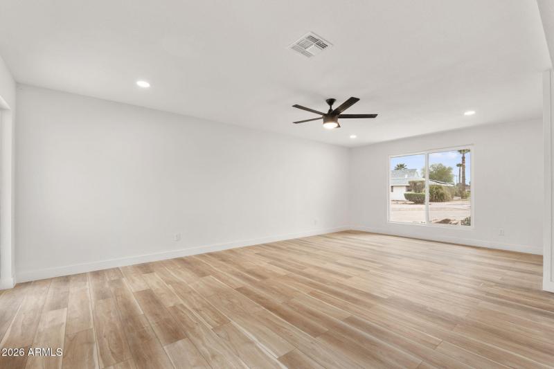 7734 N 34th Avenue - 10