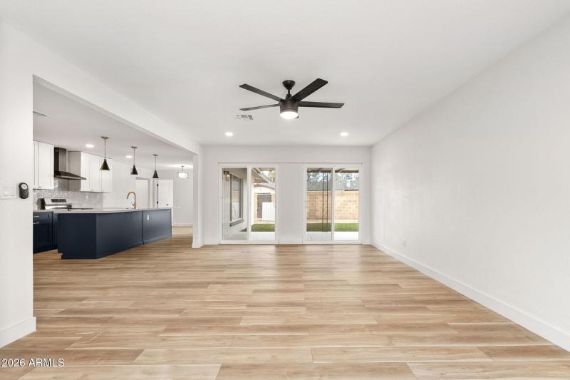 7734 N 34th Avenue - 12