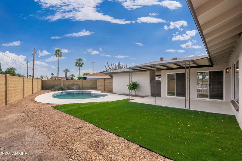 7734 N 34th Avenue - 33