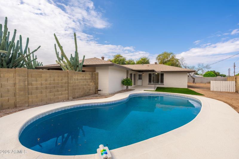 7734 N 34th Avenue - 37