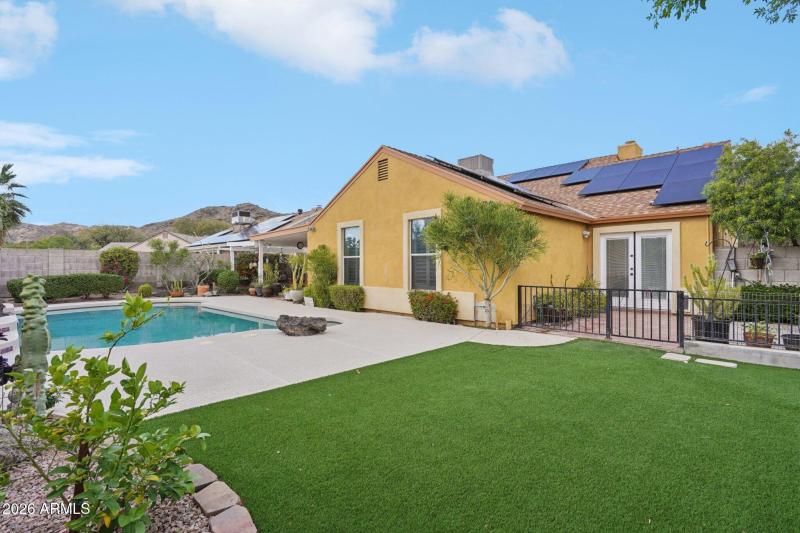 Backyard/Private Patio Owner Suite