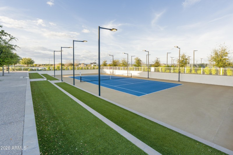 pickelball/tennis court
