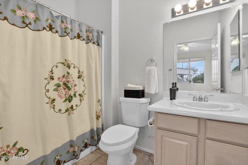 2nd Master Full Bathroom