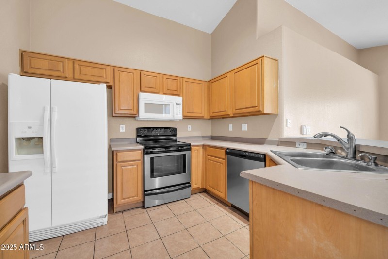 8544 W Cherry Hills Dr-15