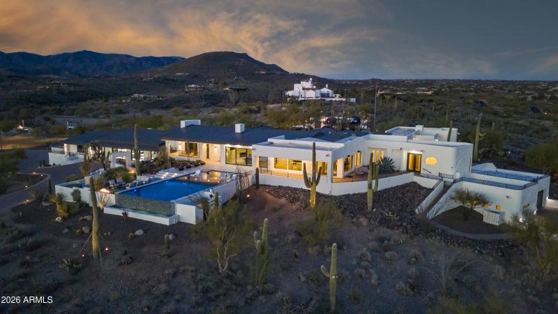 9.8 Ac Ranch, 3 Gates, 20 Car Storage