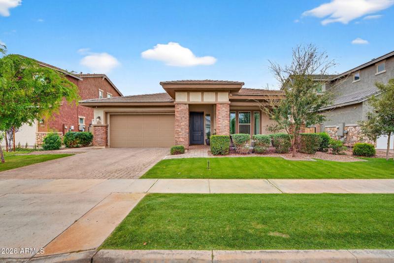 1-web-or-mls-20E Austin Dr