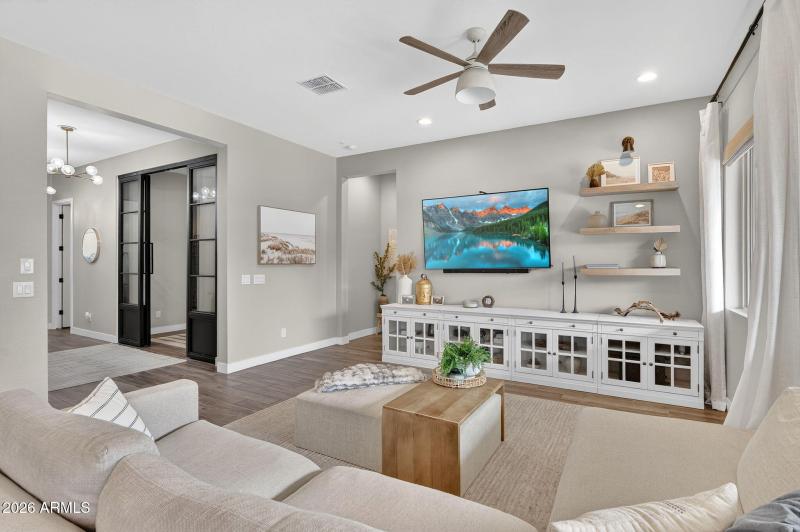 10-web-or-mls-39E Austin Dr