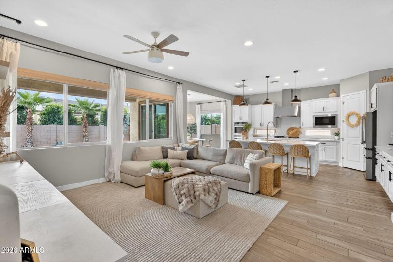 12-web-or-mls-41E Austin Dr