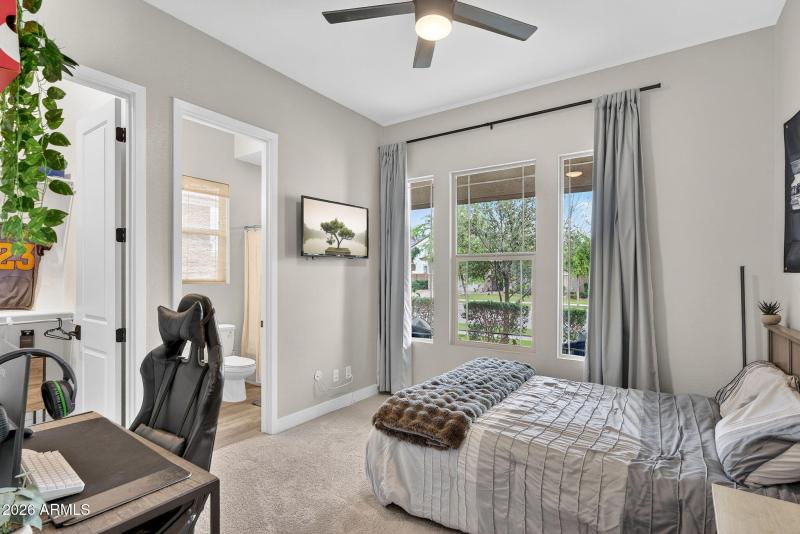 32-web-or-mls-25E Austin Dr