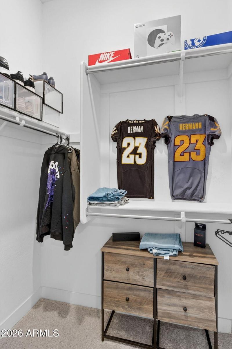 40-web-or-mls-27E Austin Dr